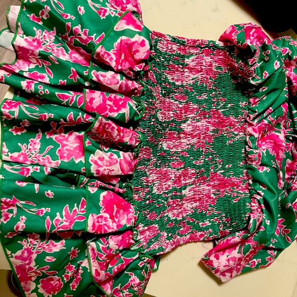 Lily P style dress. Size M stretchy waist with string ties. - Picture 2 of 6